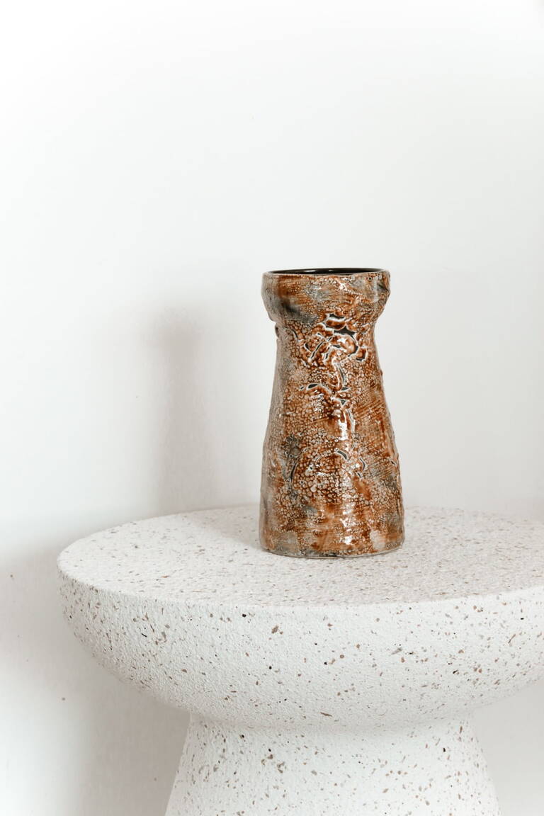 Vase en céramique marron craquelé