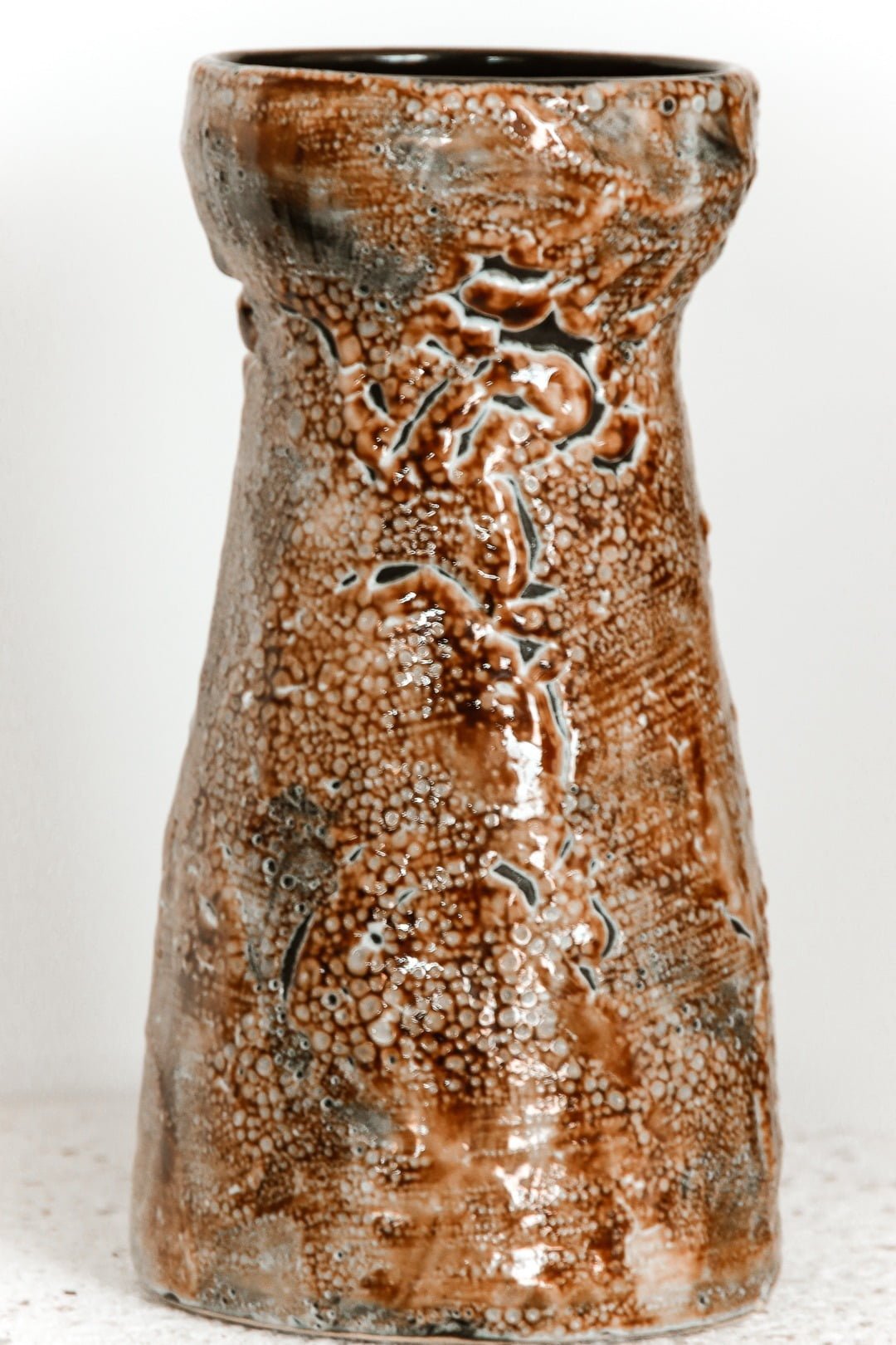 Vase en céramique marron craquelé – Image 3