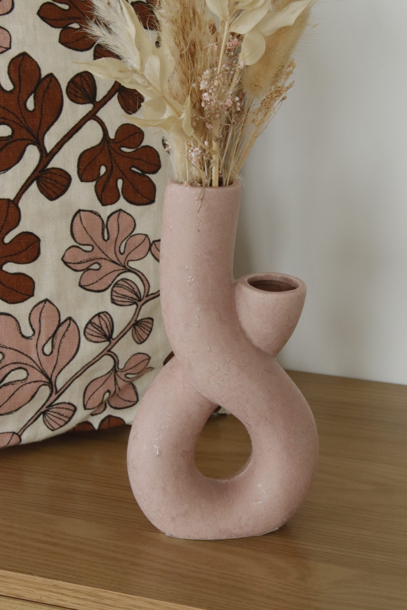 Vase torsadé rose texturé – Image 4