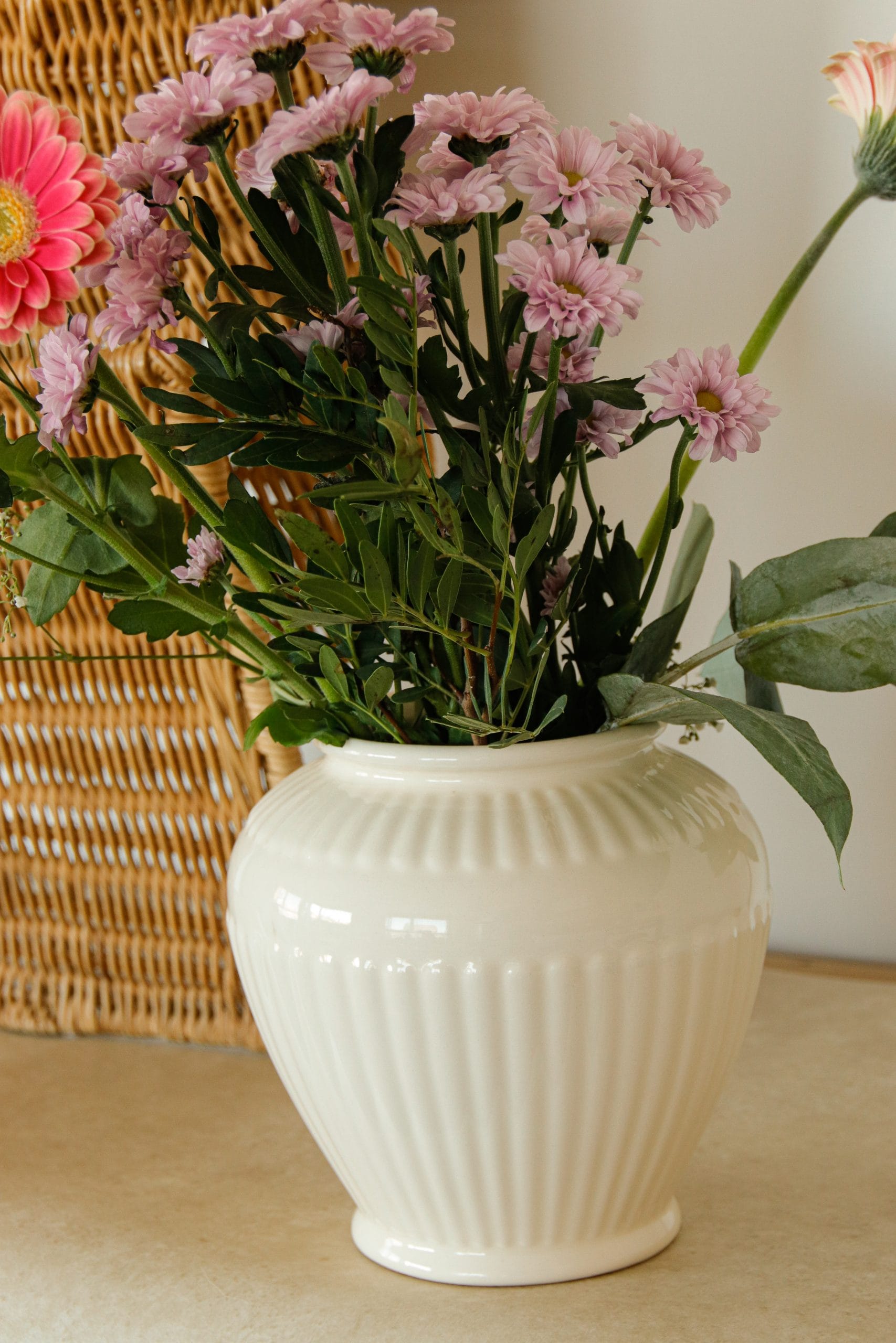 Vase crème strié Versace – Image 2