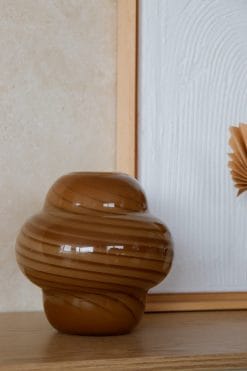 Vase en verre marron Curlie