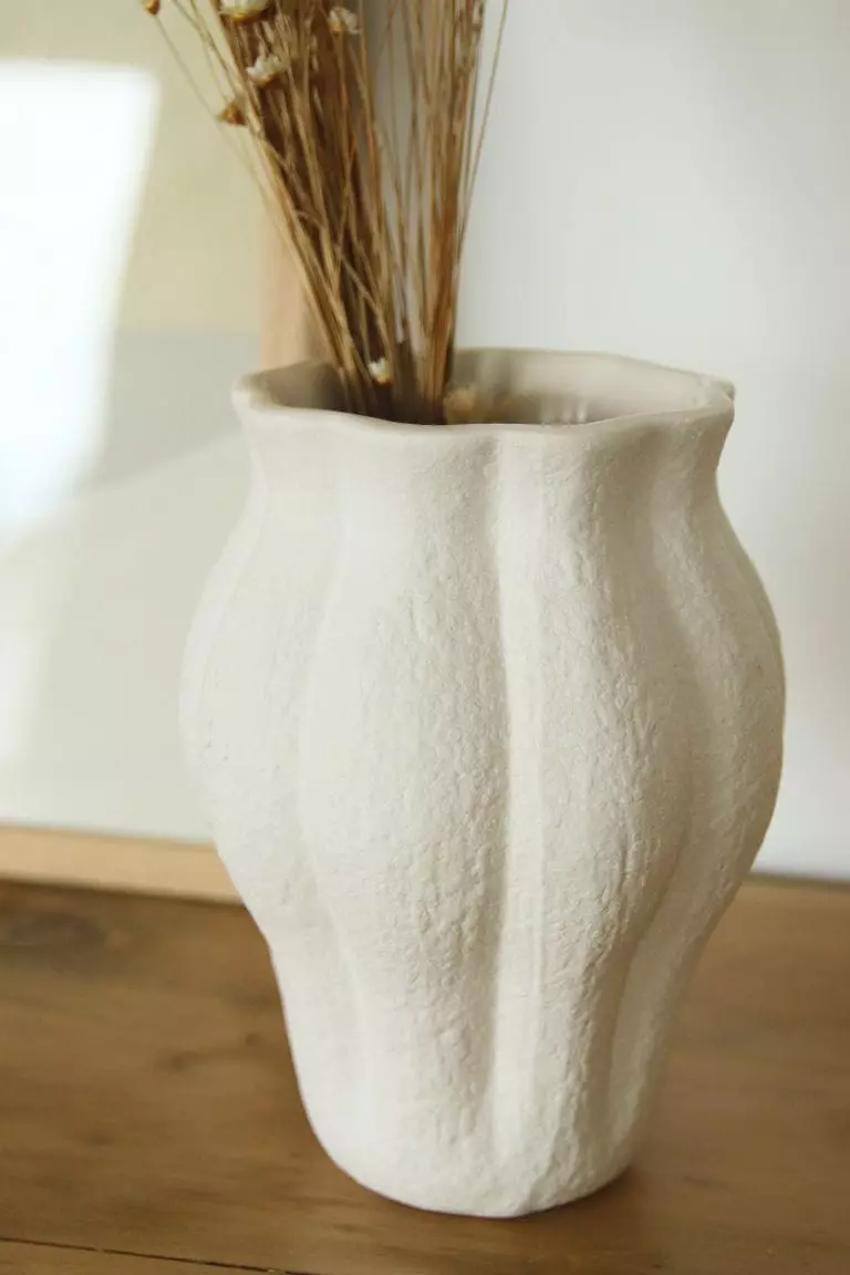 Petit vase en grès cérame émaillé forme organique – Image 4