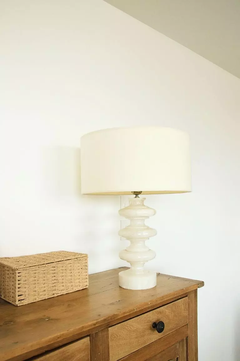 Lampe en albâtre blanche années 70 – Image 4