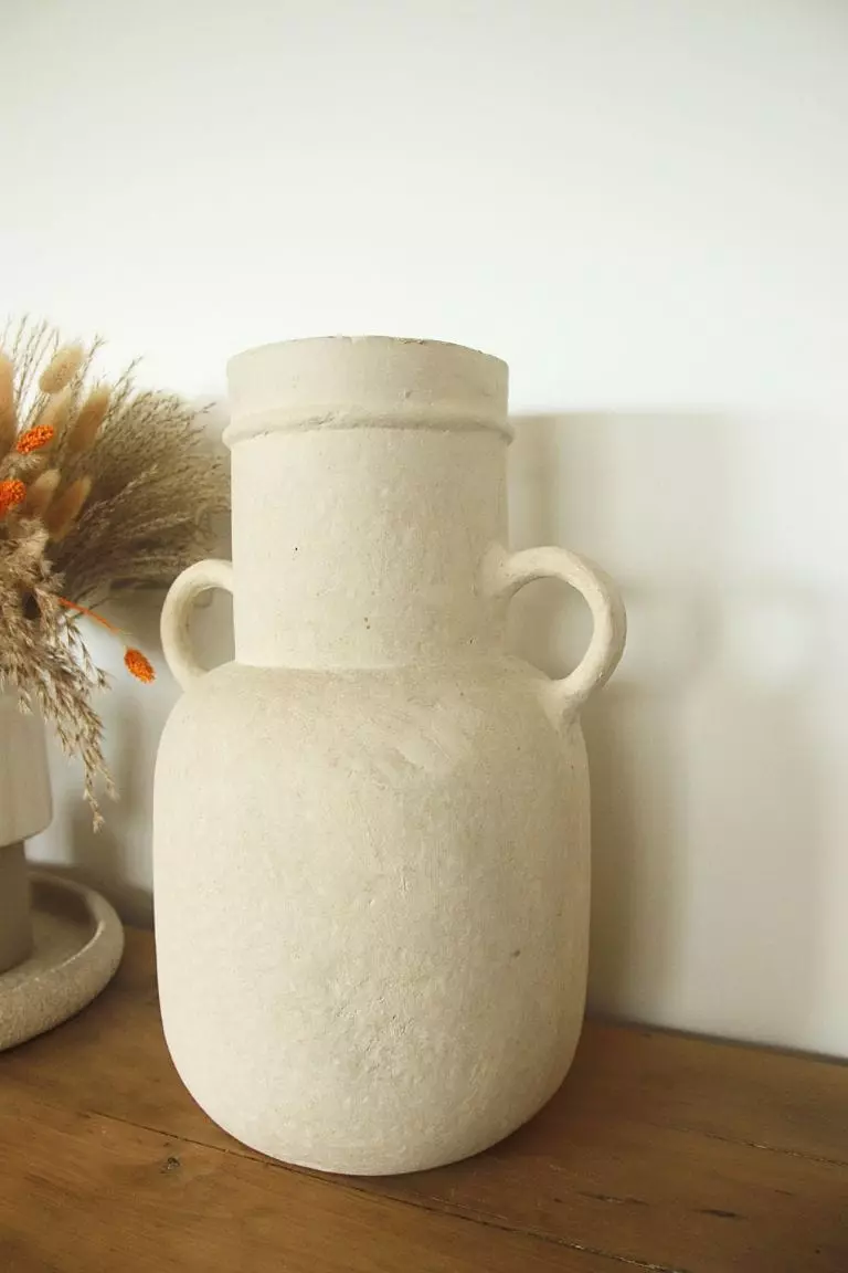 Grand vase décoratif en papier mâché – Image 3