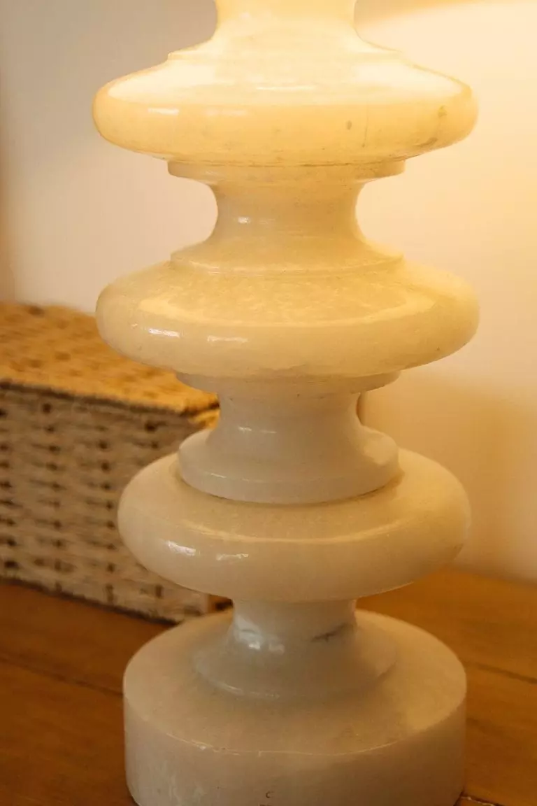 Lampe en albâtre blanche années 70 – Image 3