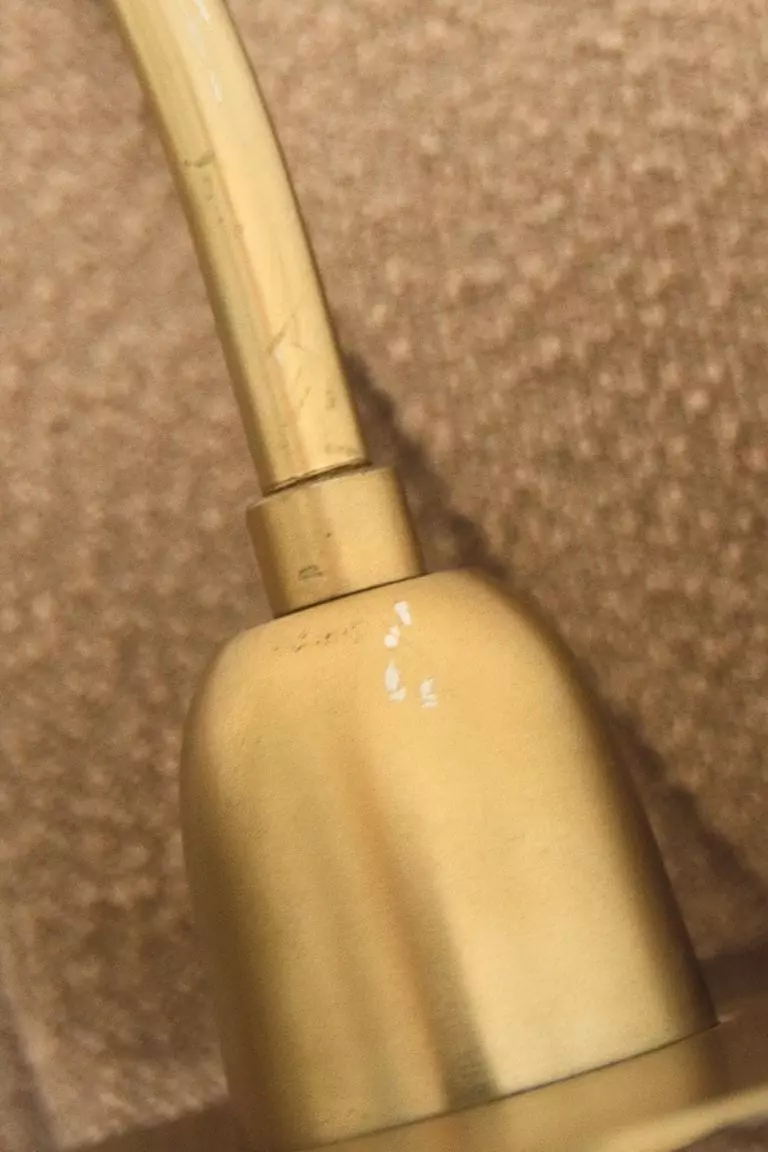 Lampe de table style atelier en laiton doré – Image 8