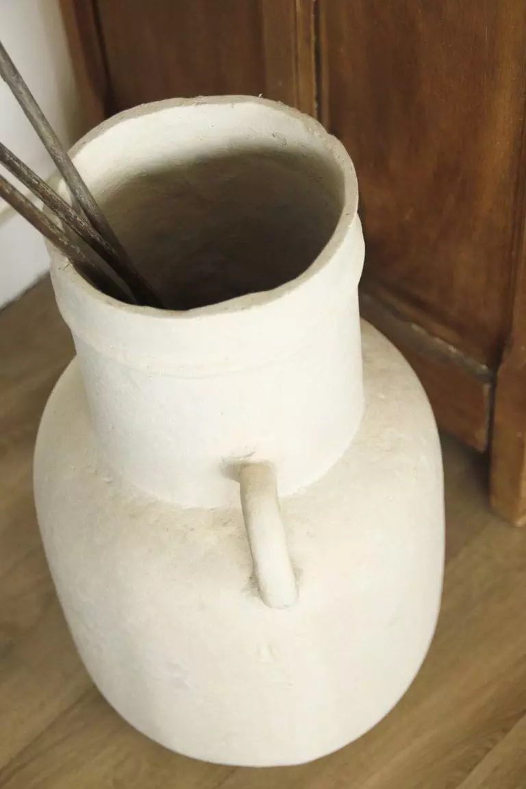 Grand vase décoratif en papier mâché – Image 4