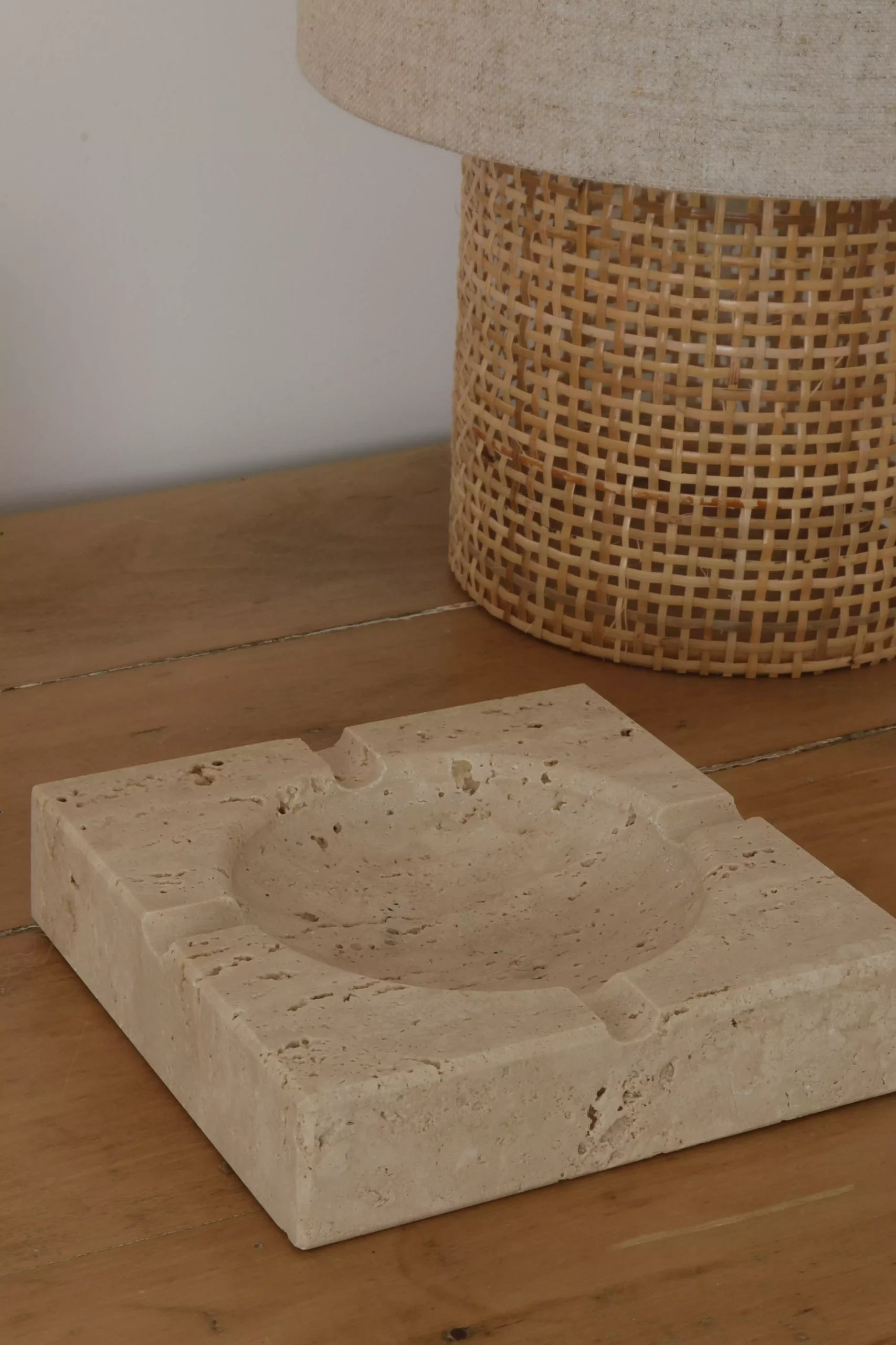 Cendrier en travertin – Image 3